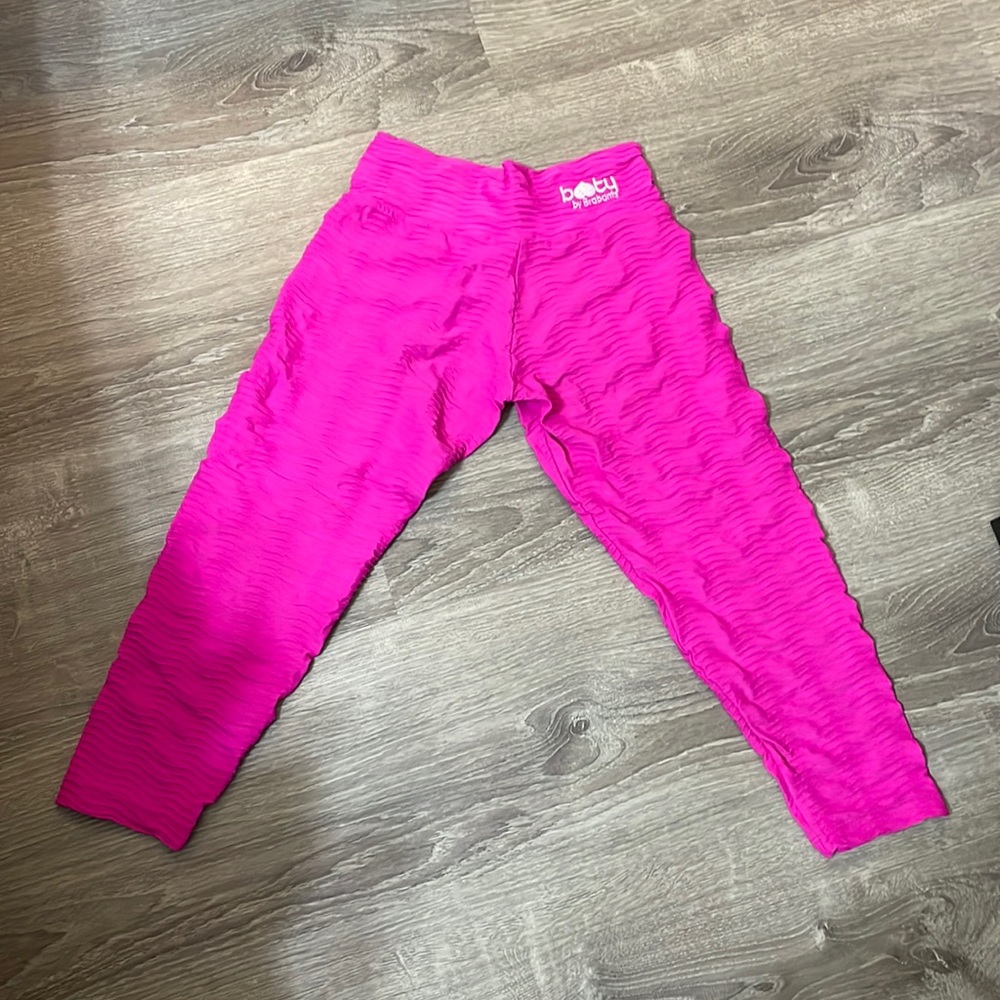 Booty by Brabants original cropped pink high rise workout leggings! Amazing fit!